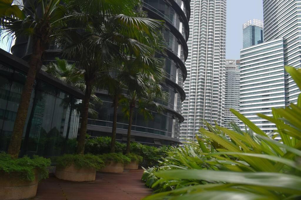 Klcc Skysuites With Private Balcony And Terrace Pangsapuri *